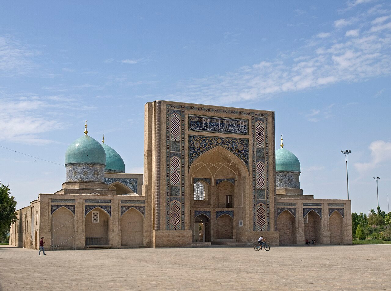 Toshkentda qayerda qolish: tumanlar, diqqatga sazovor joylar va eng yaxshi mehmonxonalar